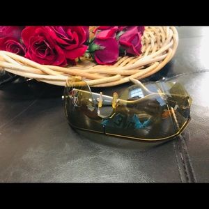 Sunglasses ( no box)